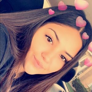 Meet your Posher, Valeria